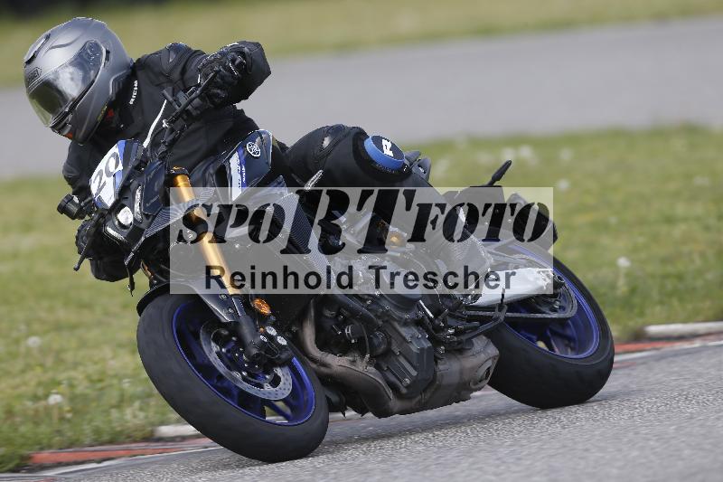 /Archiv-2025/09 22.04.2025 Cornu Master School ADR/gruen-vert/20